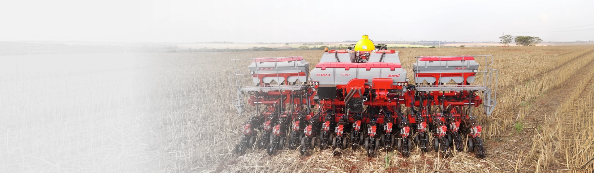 Plantadeira agr&iacute;cola Terra R320para grandes propriedades